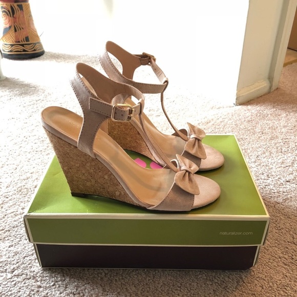 Shoe Dazzle Wedges - Picture 3 of 6